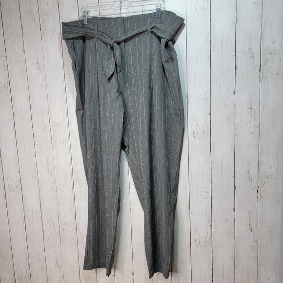 New! Calvin Klein Women's Gray Pinstripe Belted Pants Size XL. Condition is New - Picture 1 of 10